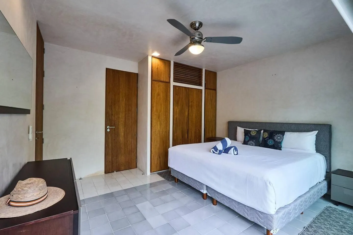 Downtown 4Br Home Beach At 200M 2 Apts In One Playa del Carmen